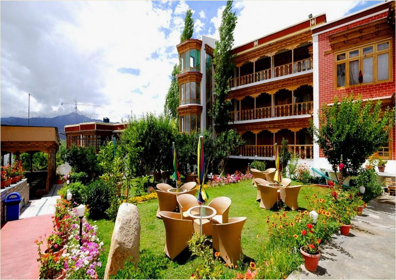 Hotel Royal Palace - Leh Exterior foto